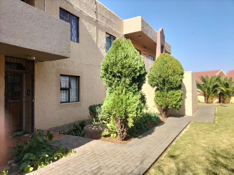 2 Bedroom Property for Sale in Pellissier Free State